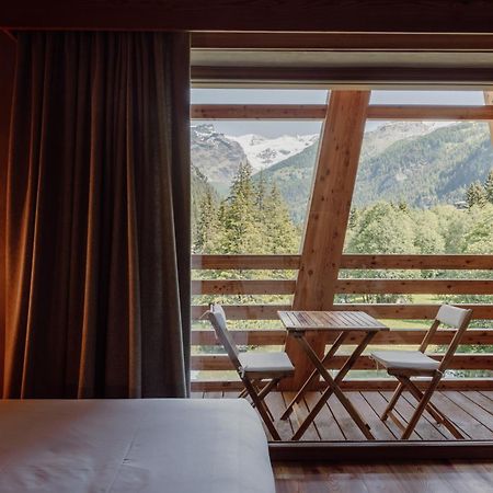 Au Charmant Petit Lac - Ecohotel Parc & Spa Champoluc Exteriör bild
