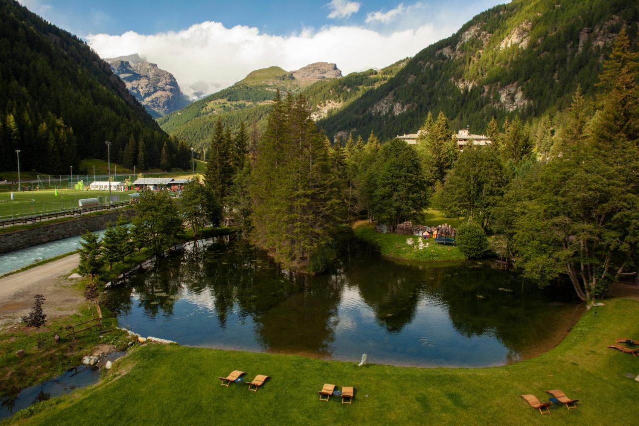 Au Charmant Petit Lac - Ecohotel Parc & Spa Champoluc Exteriör bild