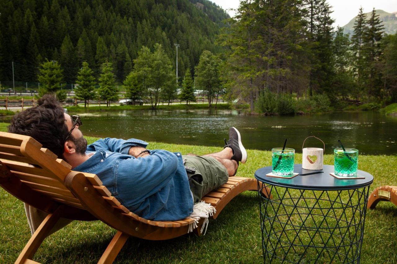 Au Charmant Petit Lac - Ecohotel Parc & Spa Champoluc Exteriör bild