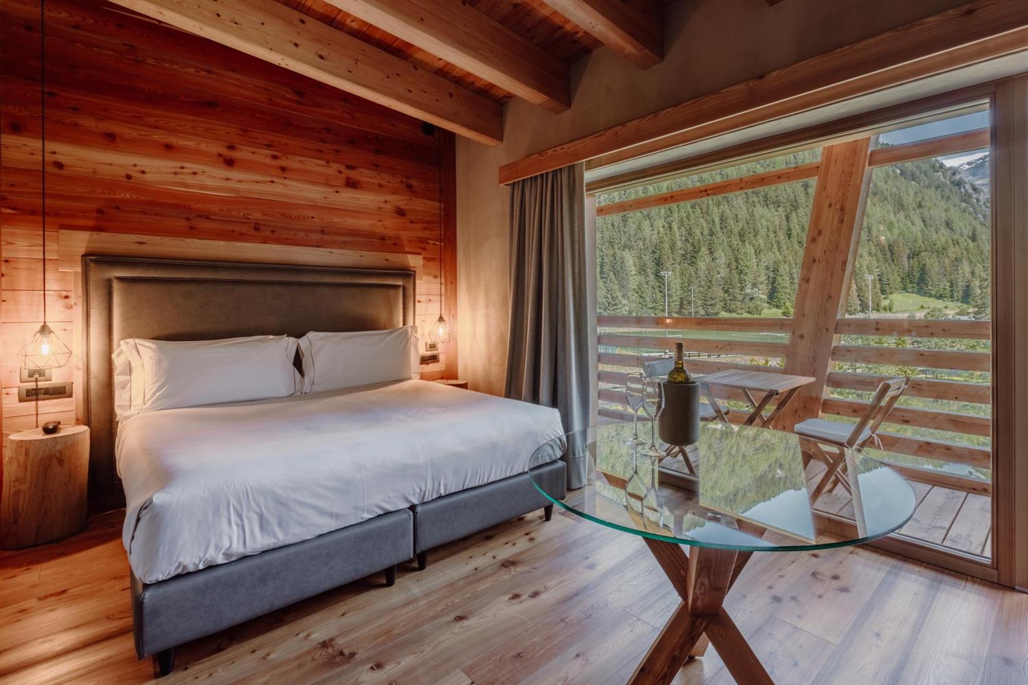 Au Charmant Petit Lac - Ecohotel Parc & Spa Champoluc Exteriör bild