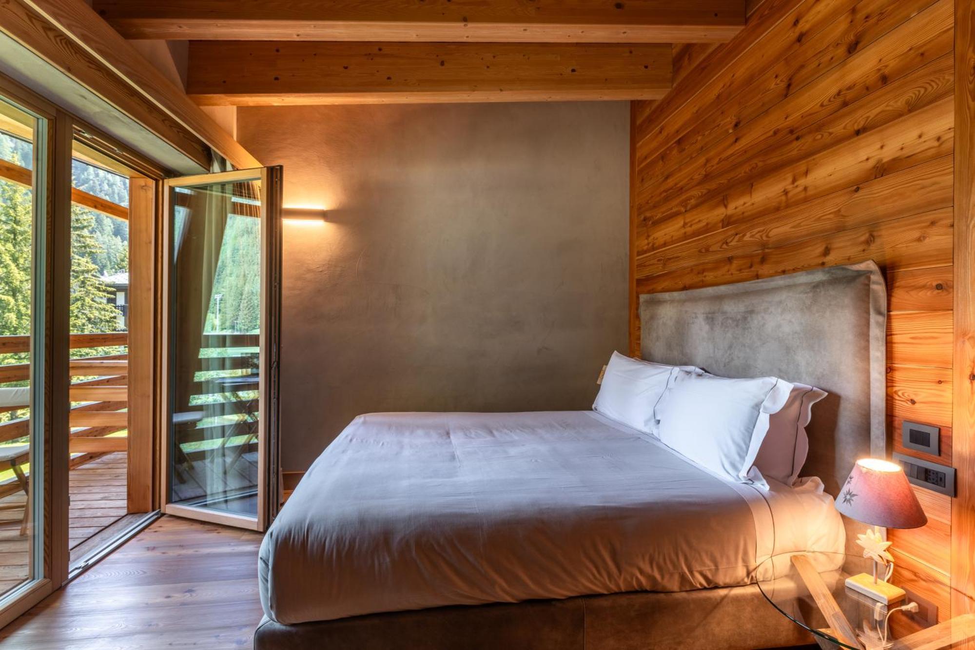 Au Charmant Petit Lac - Ecohotel Parc & Spa Champoluc Exteriör bild