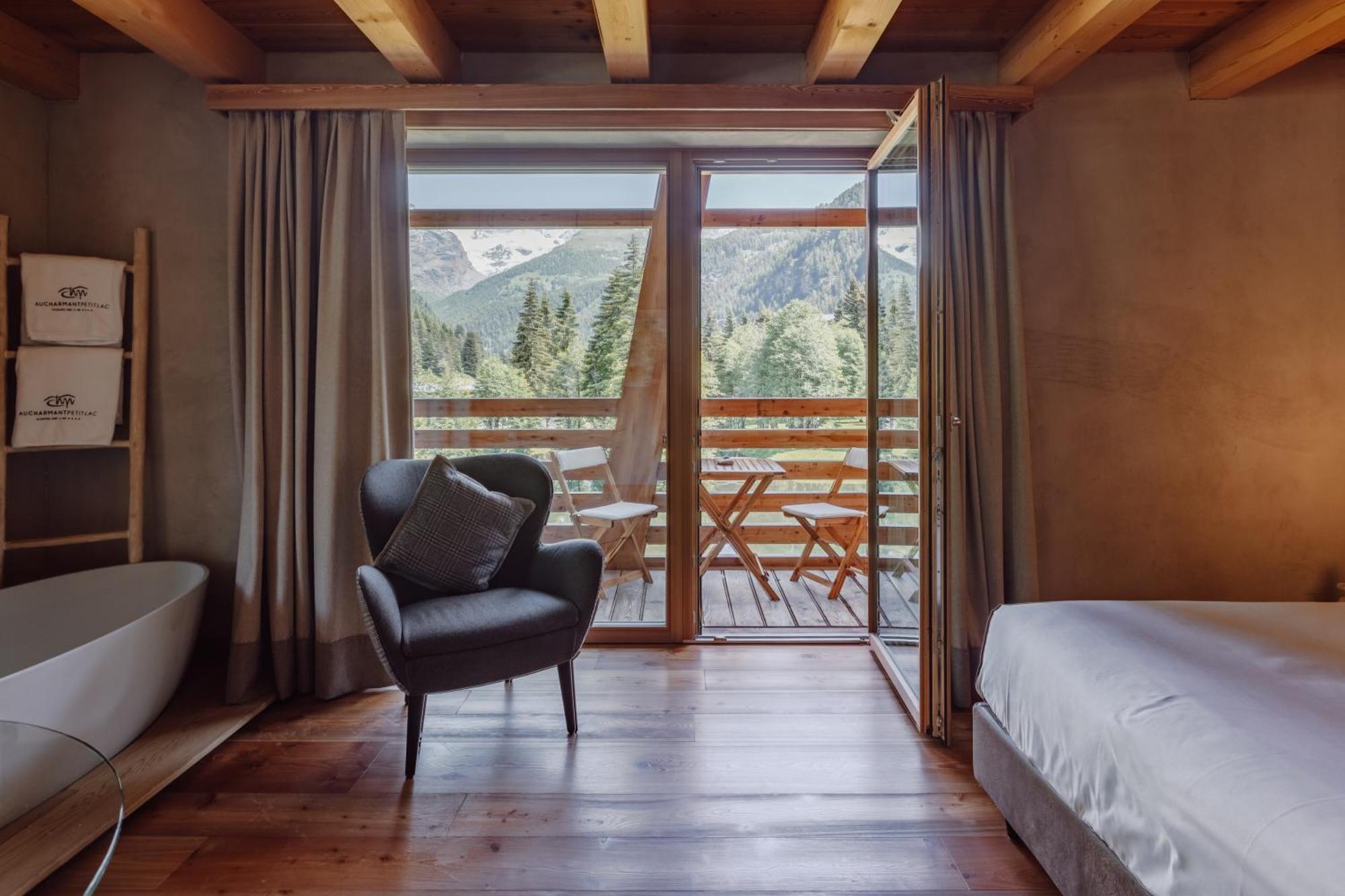 Au Charmant Petit Lac - Ecohotel Parc & Spa Champoluc Exteriör bild