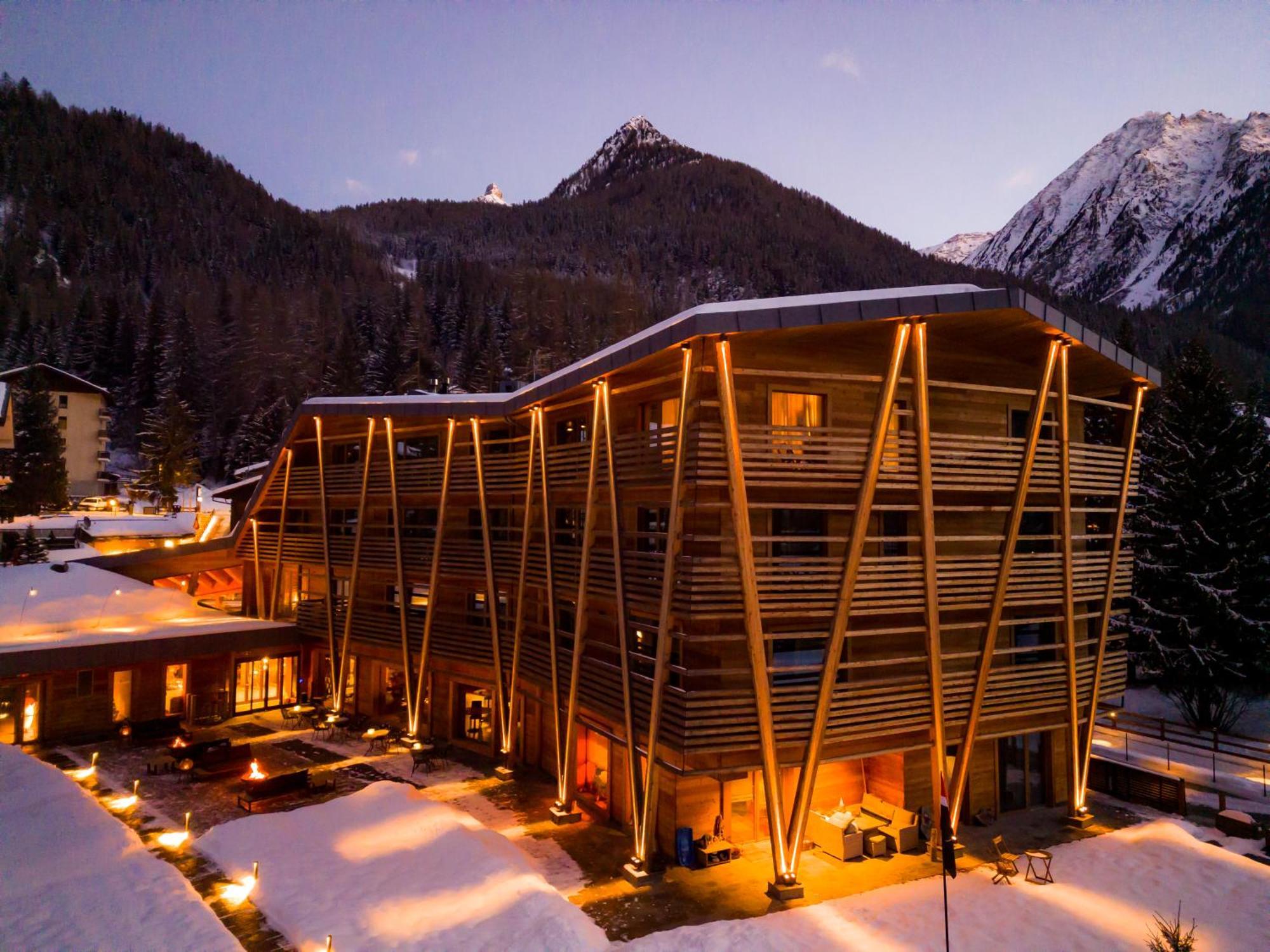 Au Charmant Petit Lac - Ecohotel Parc & Spa Champoluc Exteriör bild