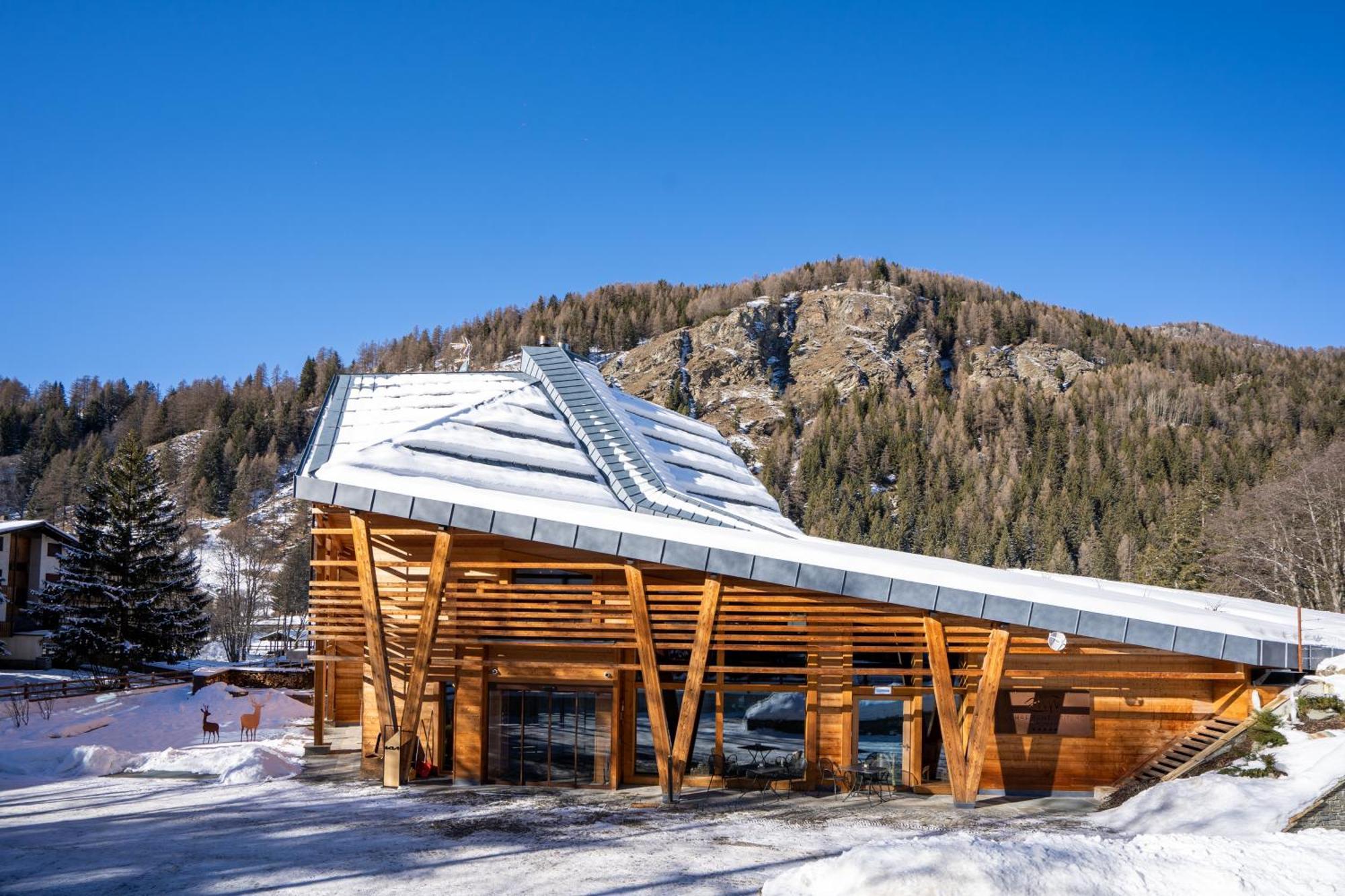 Au Charmant Petit Lac - Ecohotel Parc & Spa Champoluc Exteriör bild