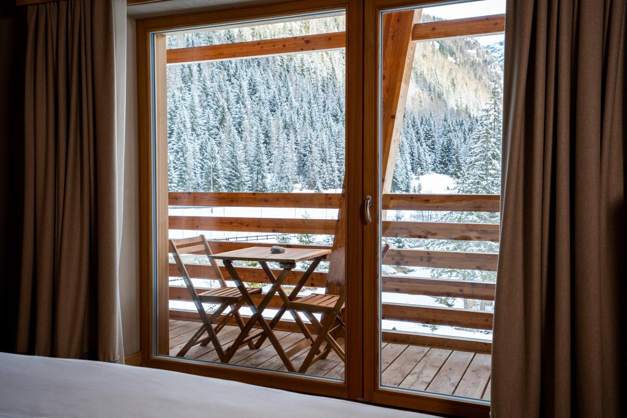 Au Charmant Petit Lac - Ecohotel Parc & Spa Champoluc Exteriör bild