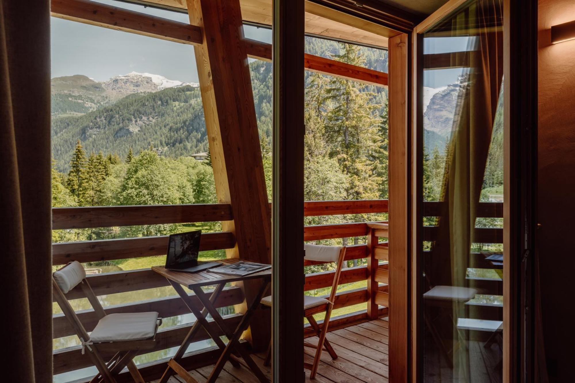 Au Charmant Petit Lac - Ecohotel Parc & Spa Champoluc Exteriör bild