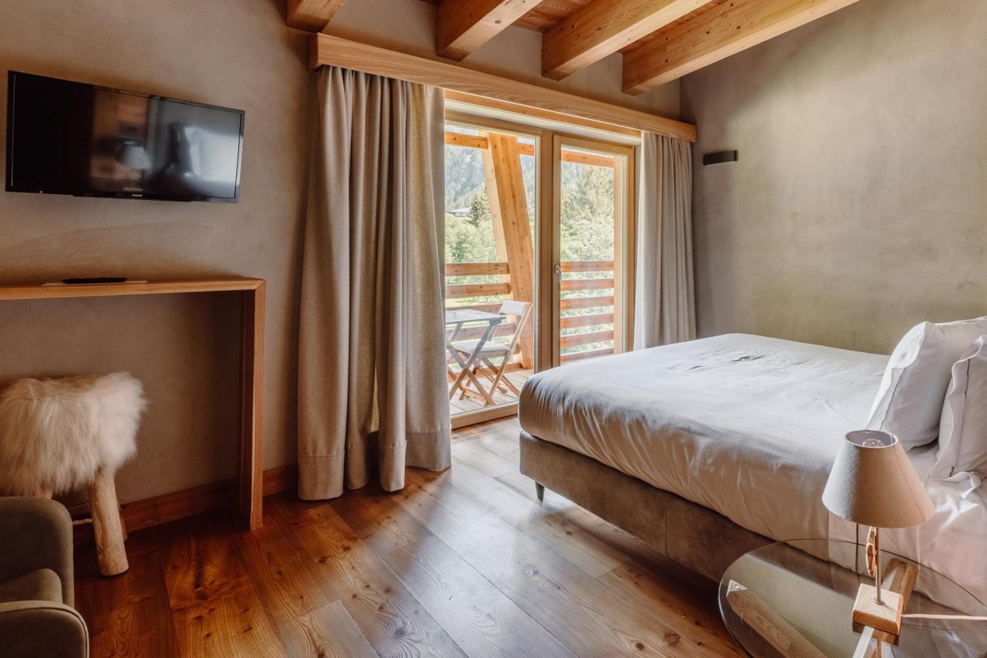 Au Charmant Petit Lac - Ecohotel Parc & Spa Champoluc Exteriör bild